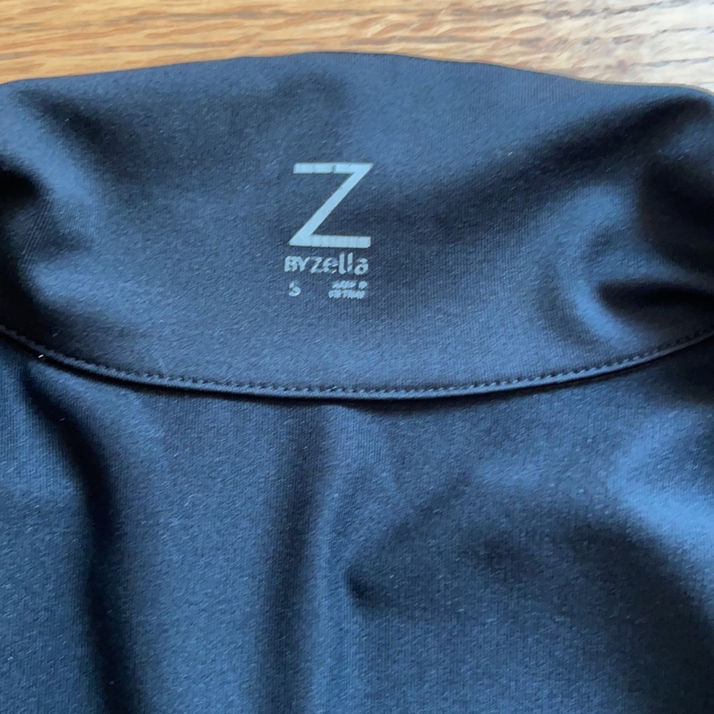 Black Zella quarter zip - Picture 2 of 4